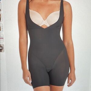Maidenform Black one piece Shapewear Bodysuit with mid thigh shorts